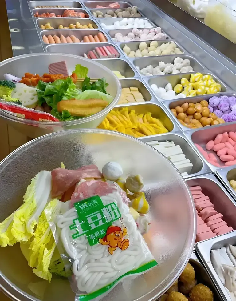 YangGuoFu MalaTang bowls and shelves 1