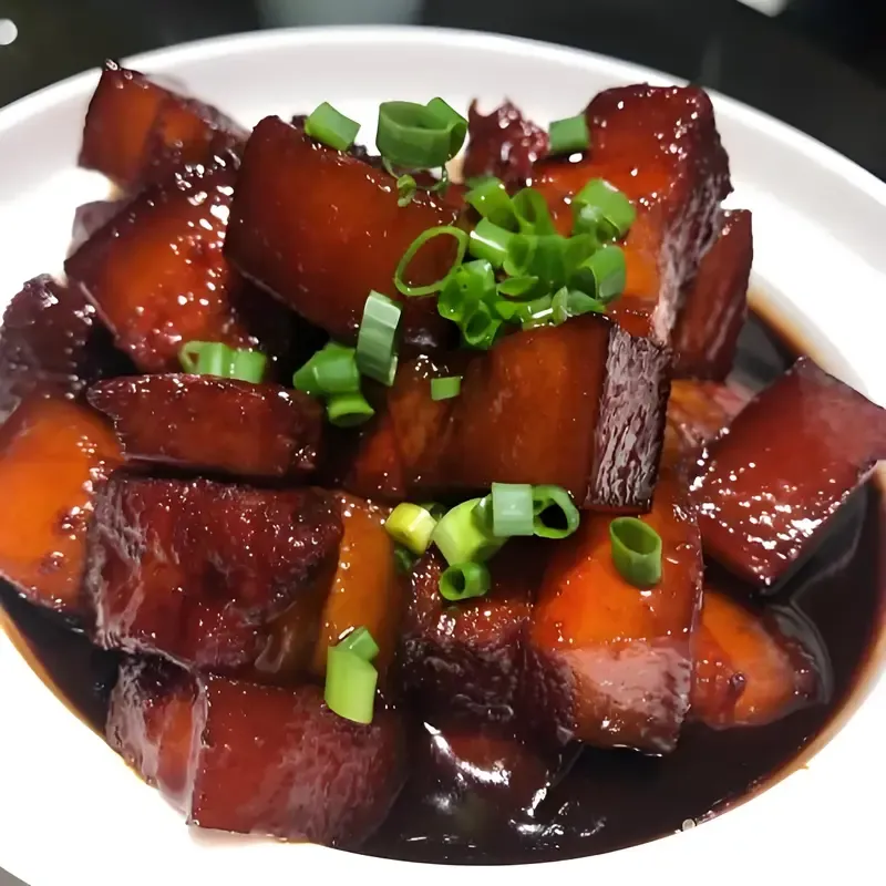 Xiaocaiyuan dish red braised pork belly
